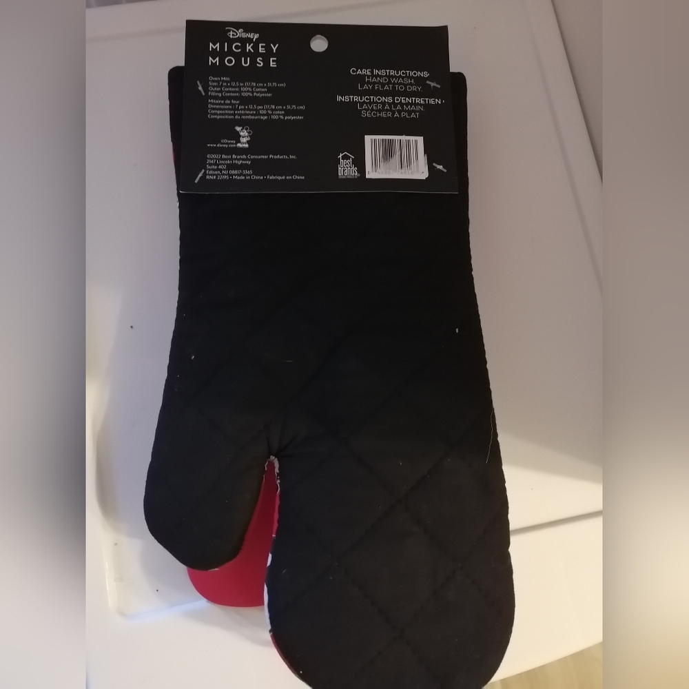 Disney Black and Red Quilted Oven Mitt - Picture 2 of 2
